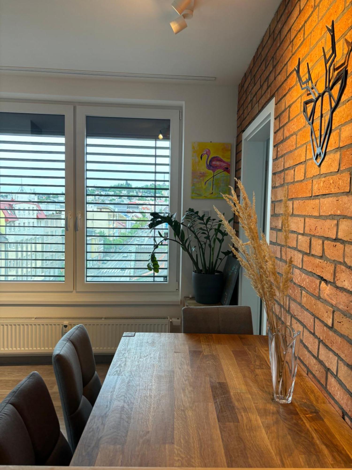 Premiere Apartment Bratislava - Private Parking Exterior photo